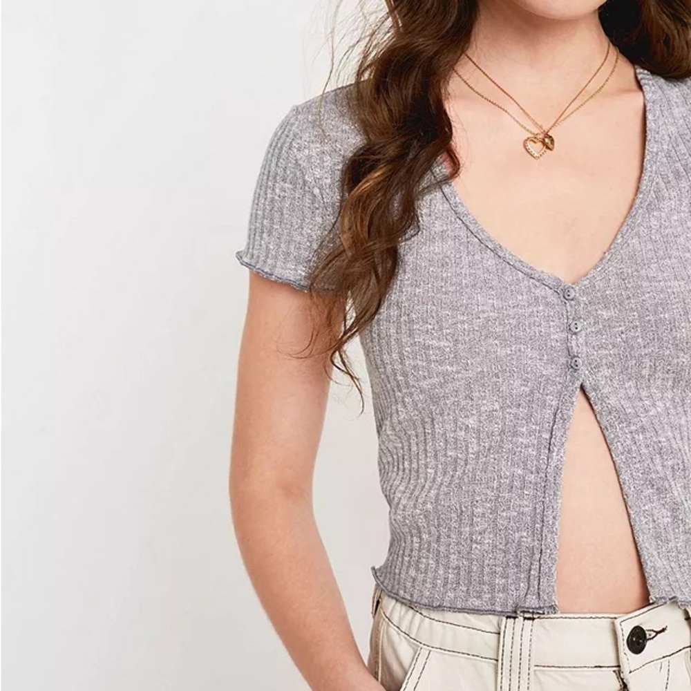 🩶URBAN OUTFITTERS CROP TOP🩶
